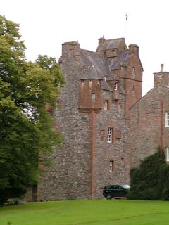 Amisfield Tower dumfries and galloway.jpg