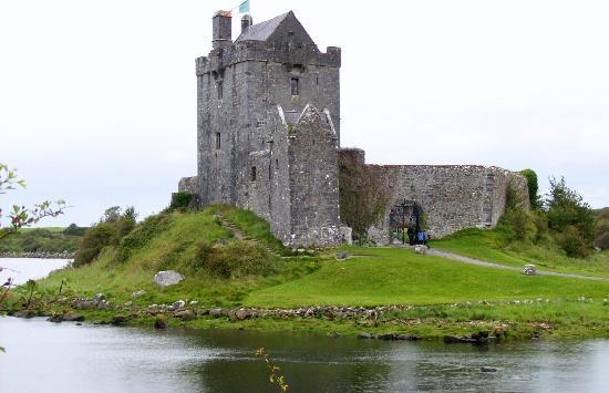 gleninagh-castle Co Clare.jpg