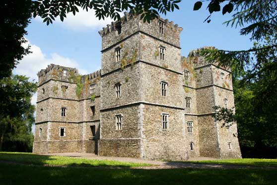 Kanturk Castle Co Cork.jpg