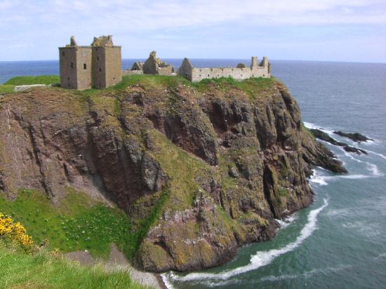 dunnottar-castle-Aberdeenshire.jpg