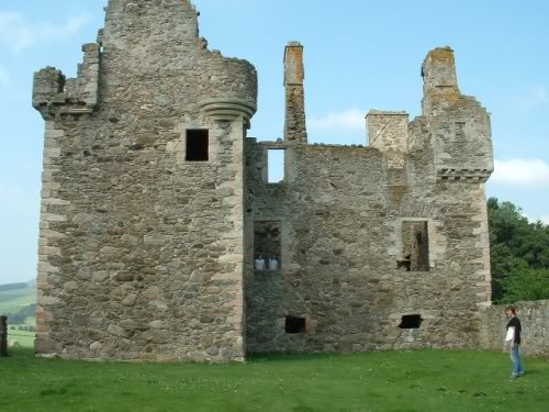 Glenbuchat Castle Aberdeenshire.jpg