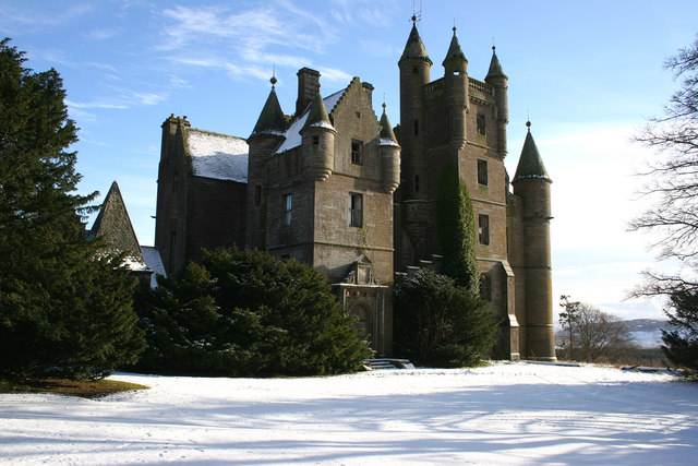Balintore Castle Angus.jpg