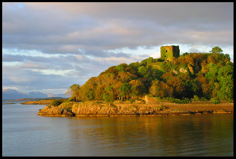 Dunollie Castle Argyll & Bute.jpg